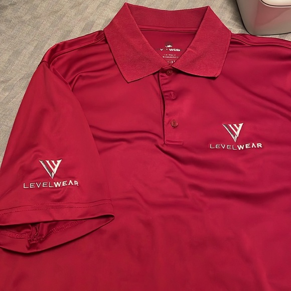 Levelwear men’s golf polo in medium - Picture 3 of 4